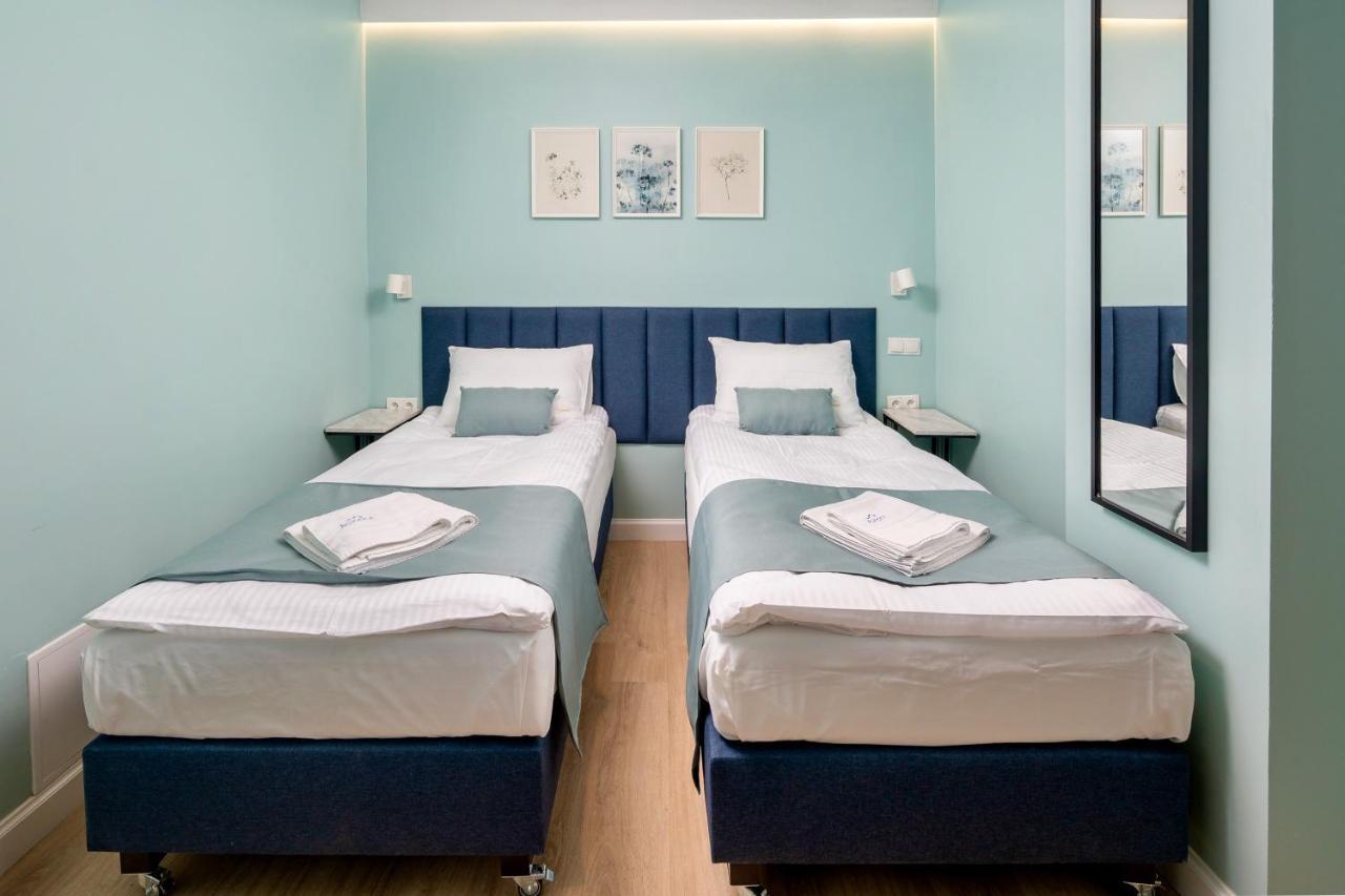 Jess Inn Hostel Rondo Charles De Gaulle Varsovie Extérieur photo